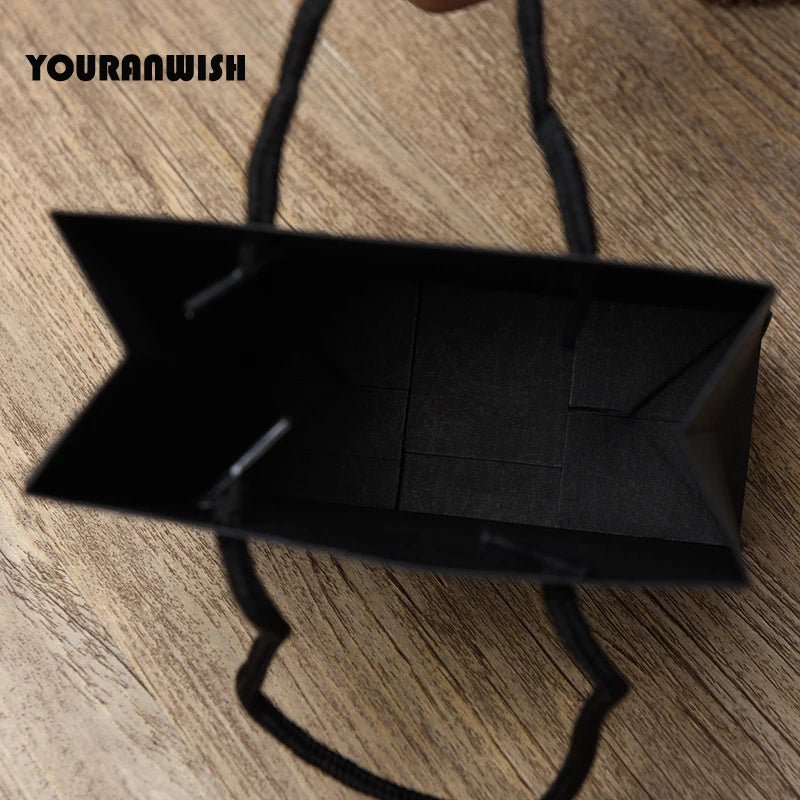 BlackPluss - 10/20pcs/lot White Black Highest Simple Paper Gift Bag Kraft Paper Candy Box With Handle Wedding Birthday Party Gift Package