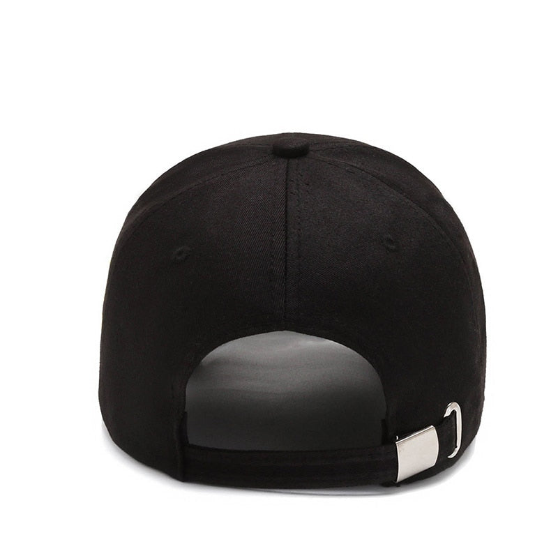 BlackPluss - مجموعة محسن - قبعة Snapback مطرزة بأحرف.